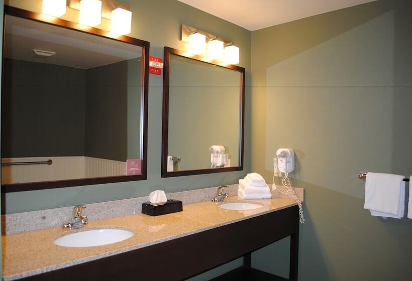 Отель Sleep Inn & Suites Queensbury  Lake George