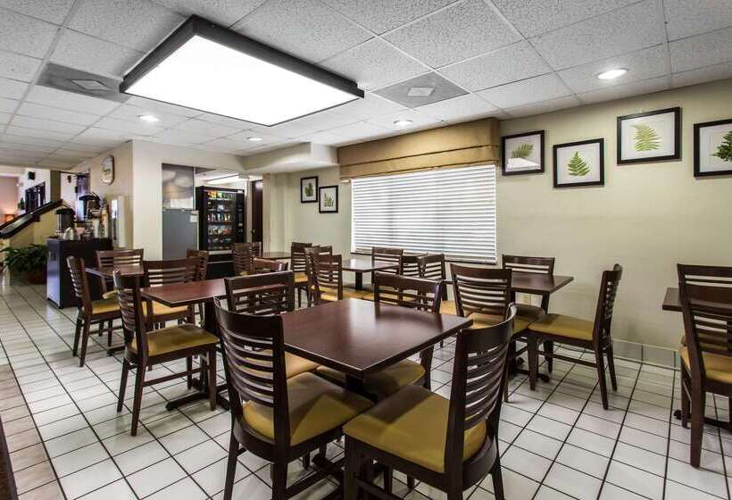 Отель Surestay By Best Western Summerville Flowertown