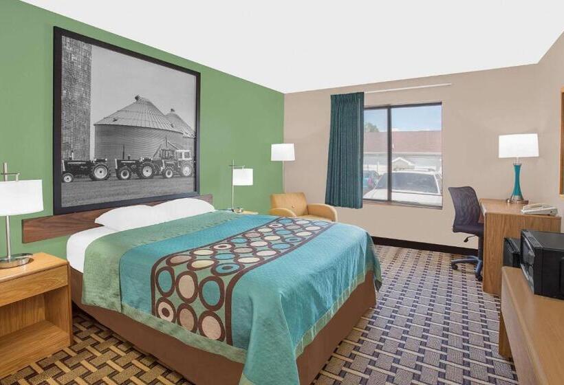 فندق Super 8 By Wyndham Beaver Dam