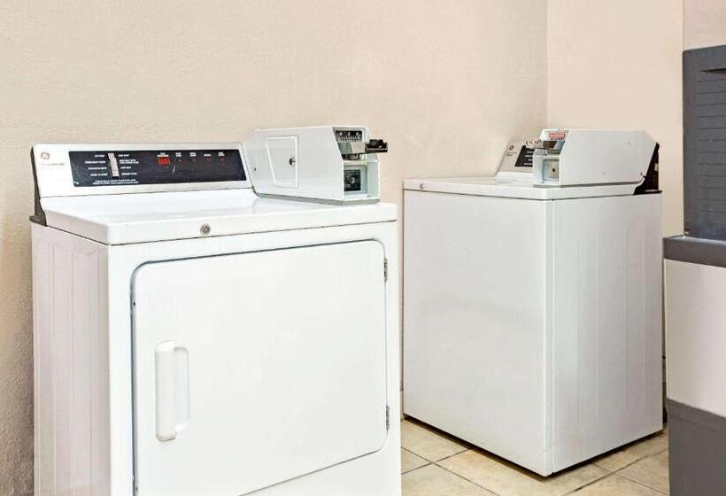 فندق Super 8 By Wyndham Fort Mitchell Cincinnati Area