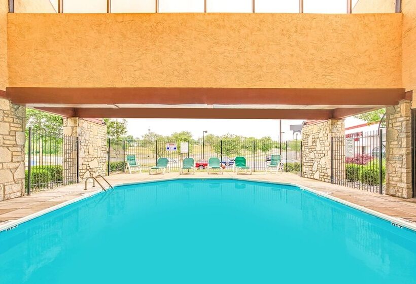 فندق Super 8 By Wyndham Fort Mitchell Cincinnati Area