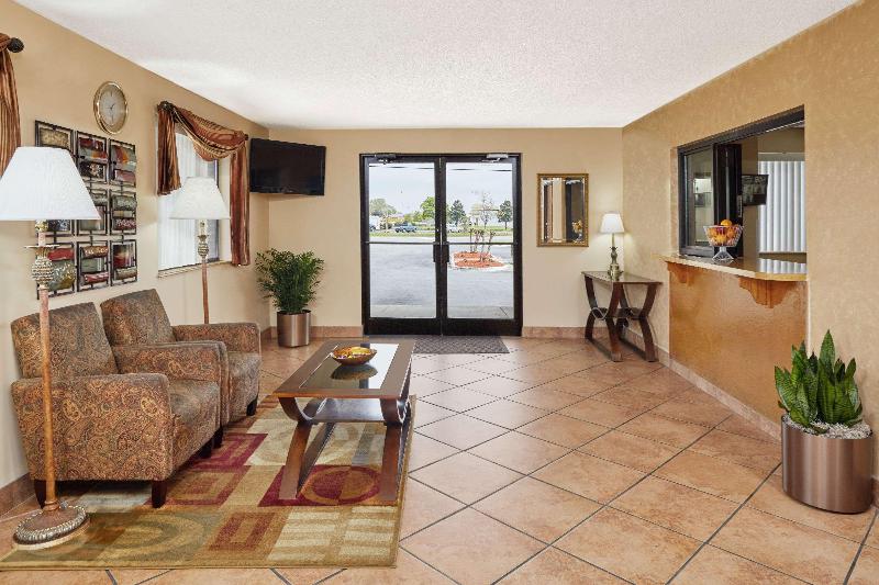 هتل Super 8 By Wyndham Greenville