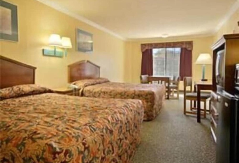 هتل Super 8 By Wyndham Los Angeles Downtown