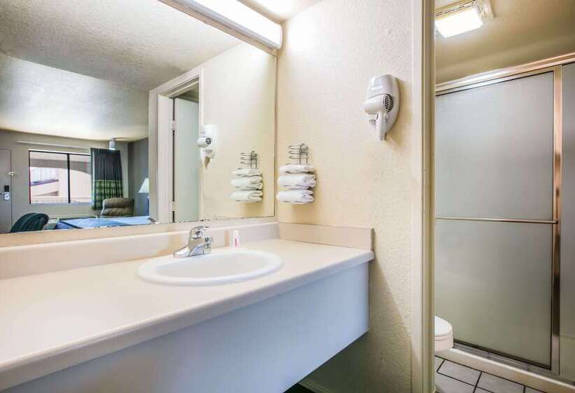 فندق Super 8 By Wyndham Oklahoma Airport Fairgrounds West