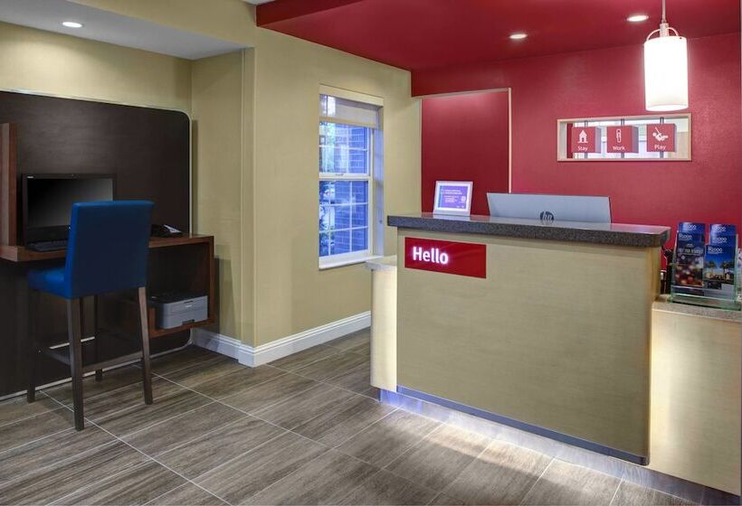هتل Towneplace Suites Fresno