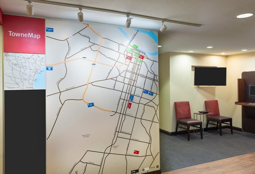 Отель Towneplace Suites Savannah Midtown