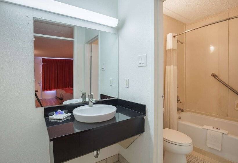 Motel 6 Tifton, Ga