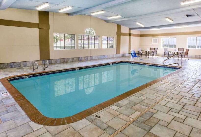 مُتل Americinn By Wyndham Des Moines Airport