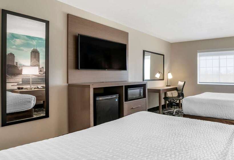 فندق على الطريق Clarion Pointe Indianapolis Airport