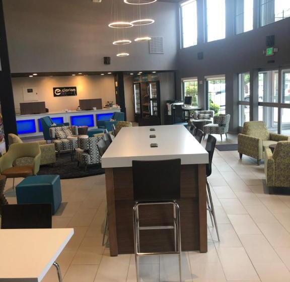فندق على الطريق Clarion Pointe Indianapolis Airport