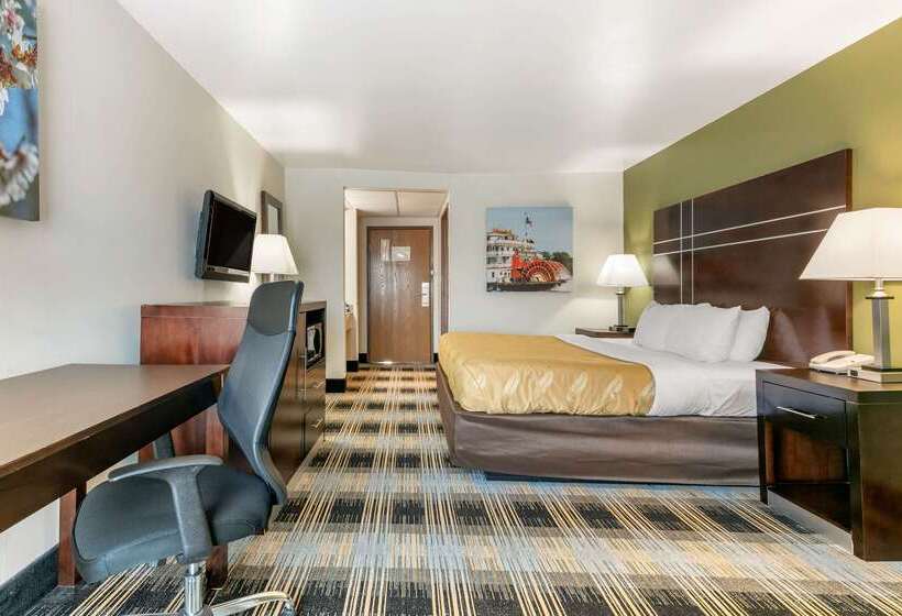 فندق على الطريق Quality Inn