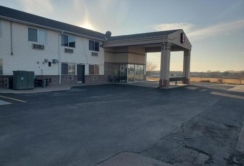 모텔 Super 7 Inn Tecumseh