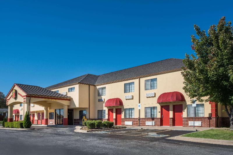 فندق على الطريق Super 8 By Wyndham Claremore Ok