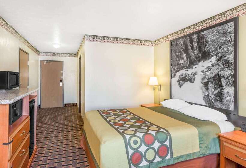فندق على الطريق Super 8 By Wyndham Grants Pass