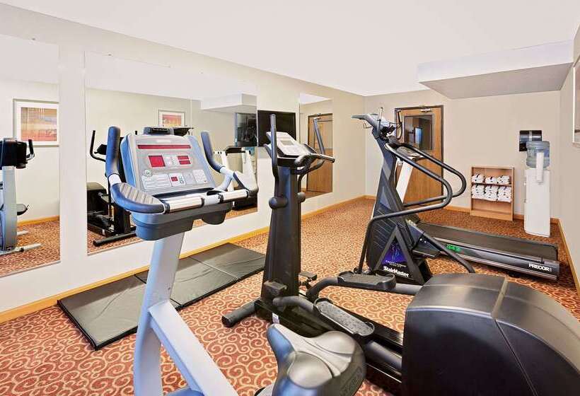 汽车旅馆  Super 8 By Wyndham Mt. Pleasant