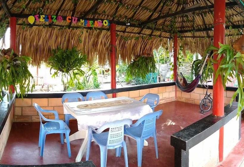 הוסטל Hostal Villa Juliana