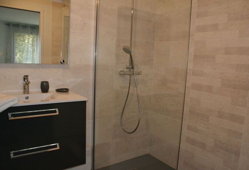 Bed and Breakfast Aux Agapanthes