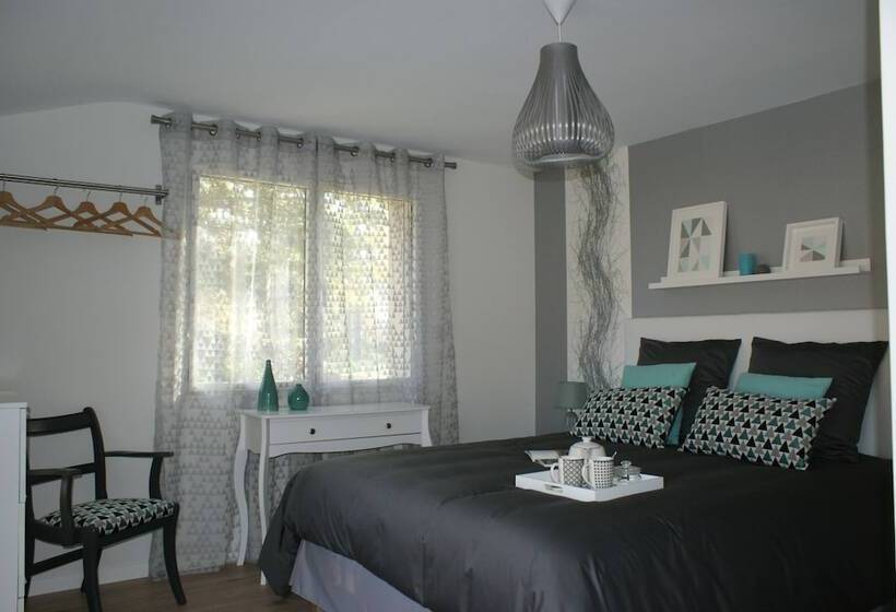 Bed and Breakfast Aux Agapanthes