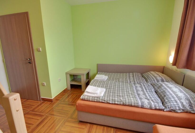 住宿加早餐  Guest House Pod Hájkem