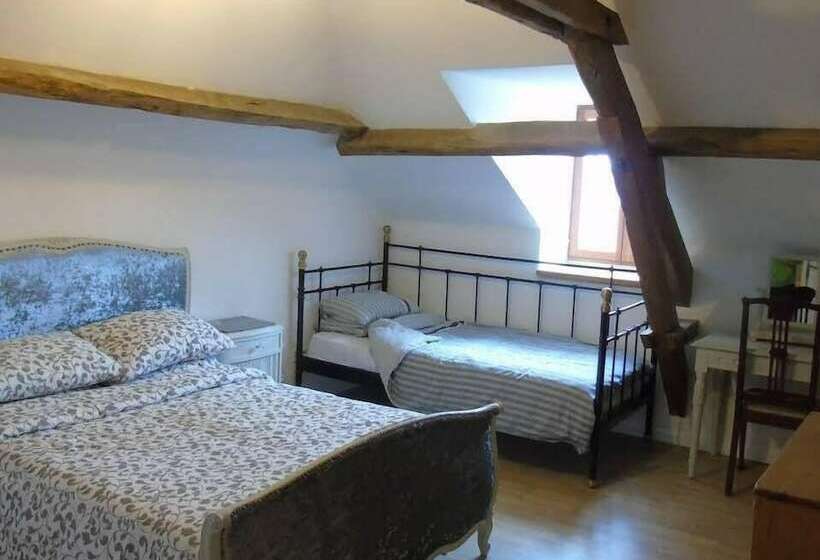 צימר Puy Larousse Farmhouse