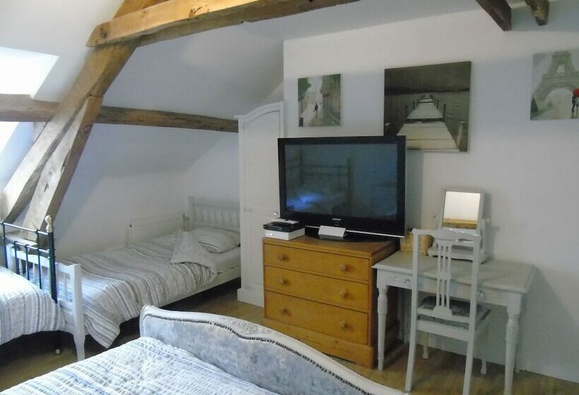 צימר Puy Larousse Farmhouse