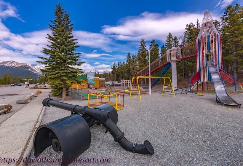 בית מלון כפרי David Thompson Resort