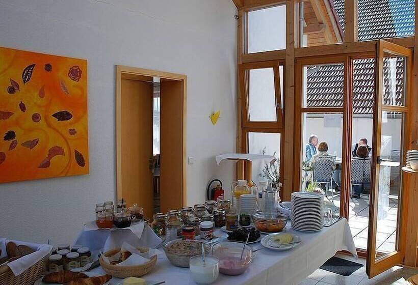 ホテル Gästehaus & Weingut Peth