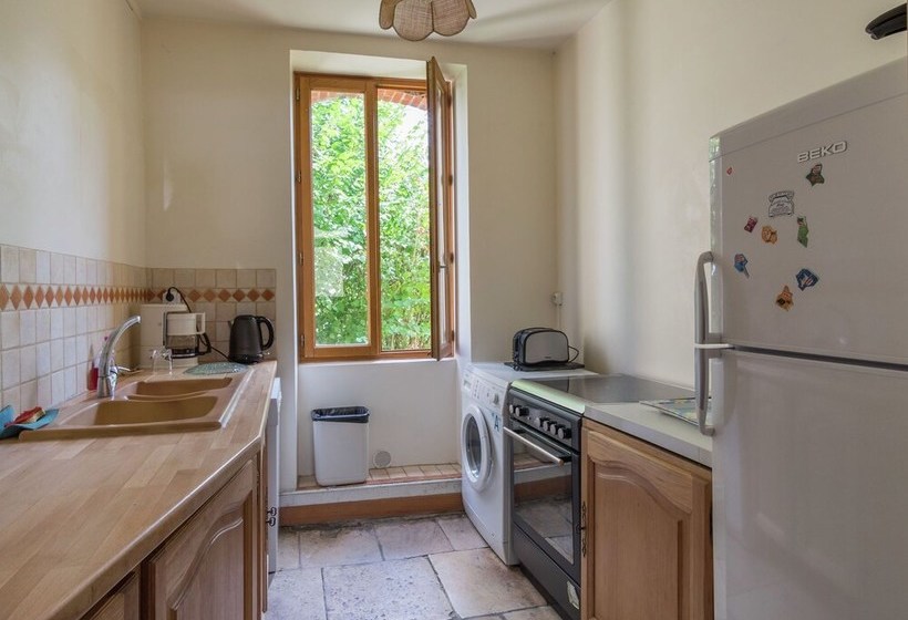 Cottage In An Old Remote Farmhouse Near Chã¢teauroux
