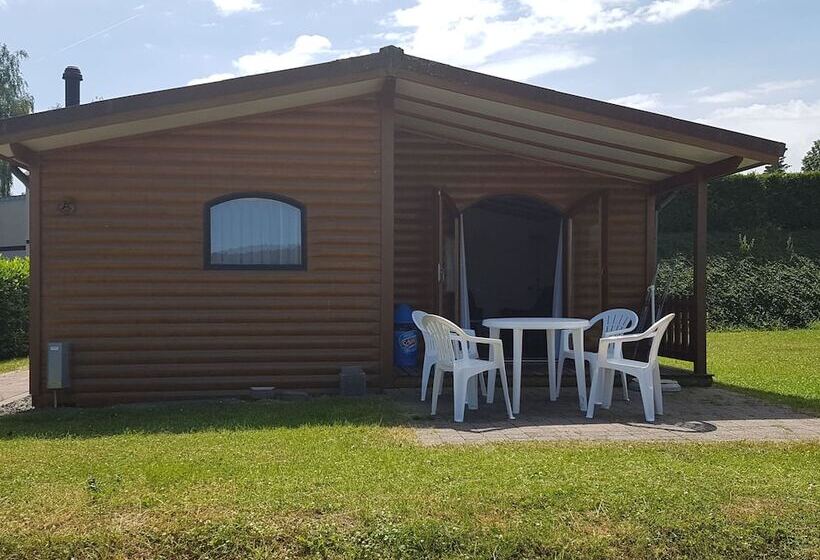 Chalet In Gerolstein With Forest