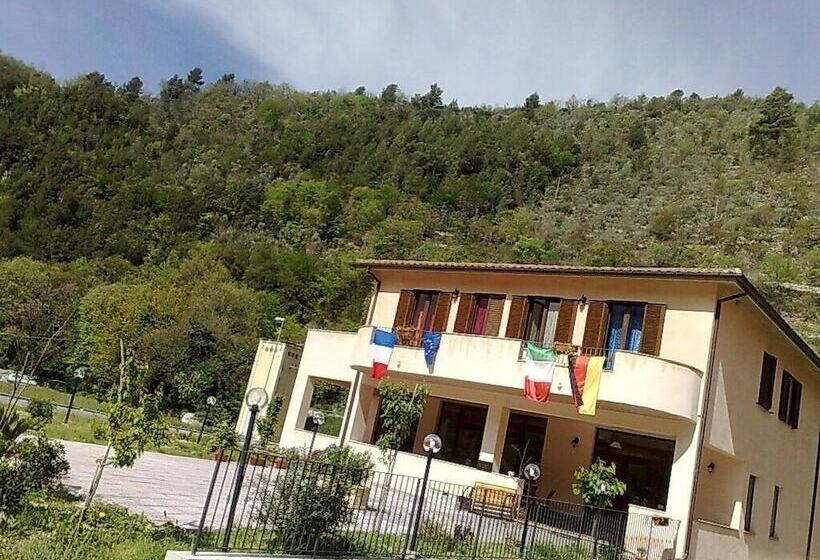여관 Ristorante Umbria