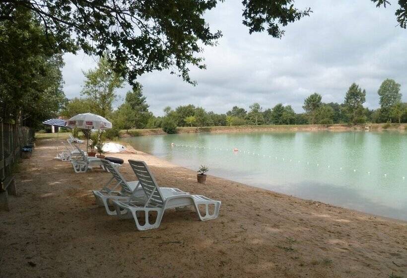 فندق Camping Le Chene Du Lac
