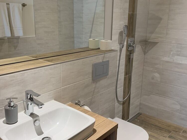 فندق Weingut Bugner Meizelhof