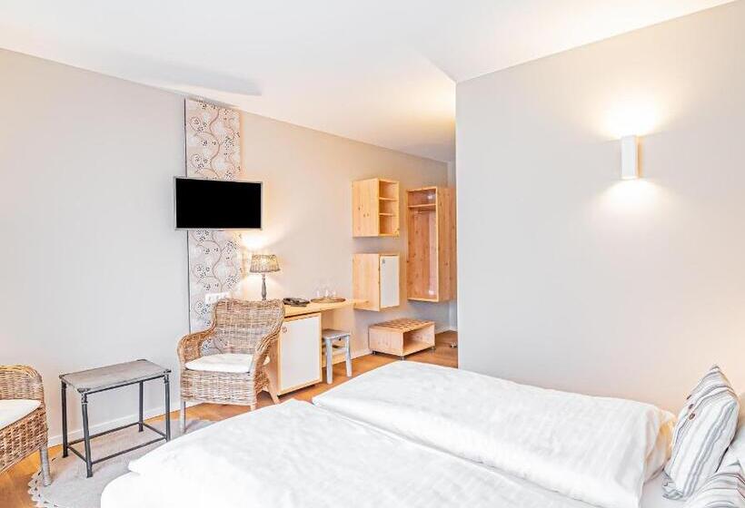 ペンション Johannishof Weincafe & Gastehaus