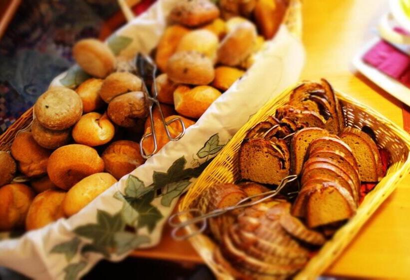 ペンション Johannishof Weincafe & Gastehaus