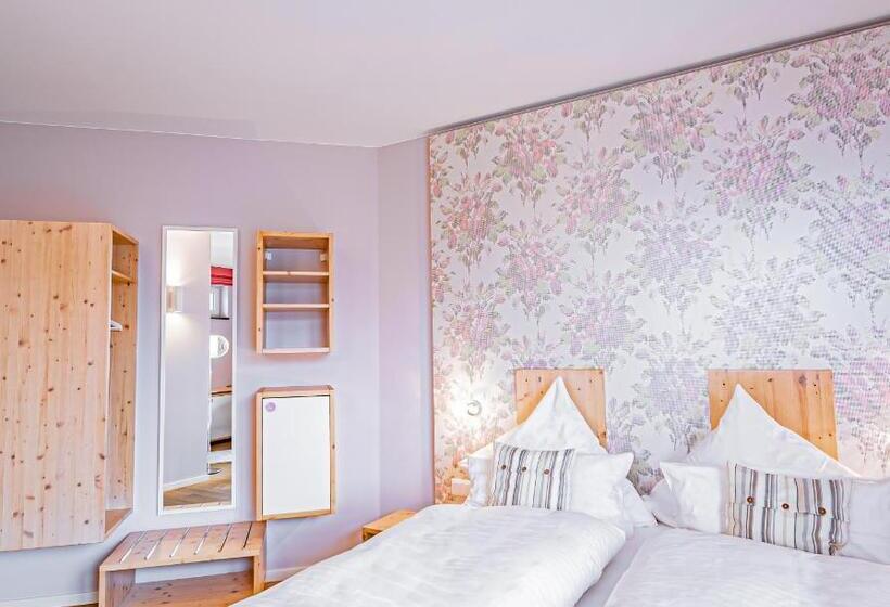 ペンション Johannishof Weincafe & Gastehaus