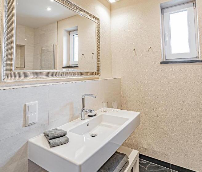 ペンション Johannishof Weincafe & Gastehaus