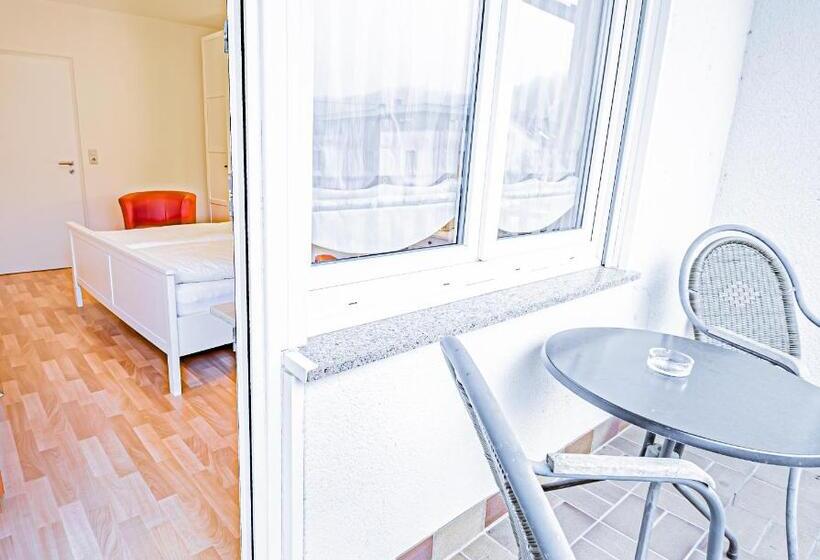 ペンション Johannishof Weincafe & Gastehaus