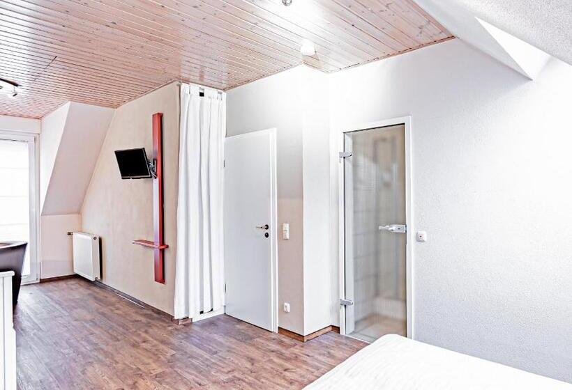 ペンション Johannishof Weincafe & Gastehaus