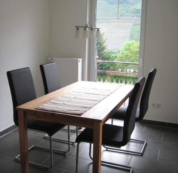 ペンション Weingut Goeres