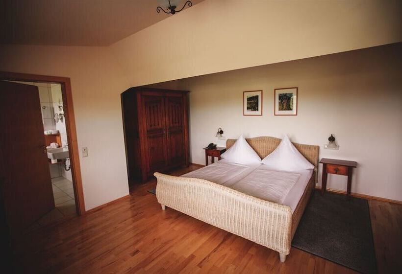 Weingut & Landhotel Lucashof