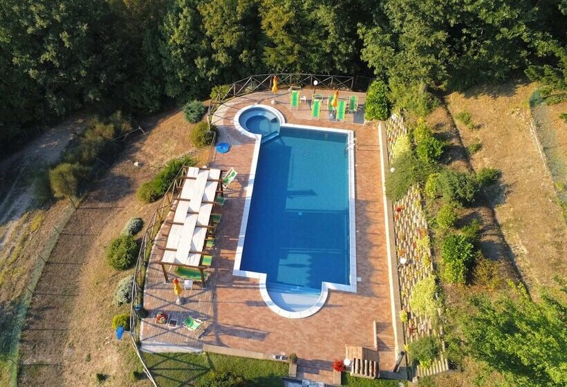 Country Cottage In Marche With Swimming Pool