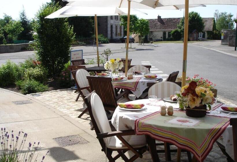 客栈  Auberge Saint Aubin