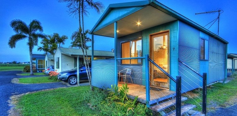호텔 August Moon Caravan Park