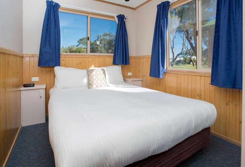 فندق Big4 Moruya Heads Easts Dolphin Beach Holiday Park