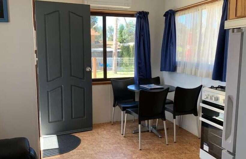 فندق Big4 Moruya Heads Easts Dolphin Beach Holiday Park