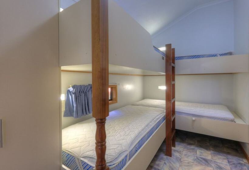 Курорт Big4 Tasman Holiday Parks  South Mission Beach