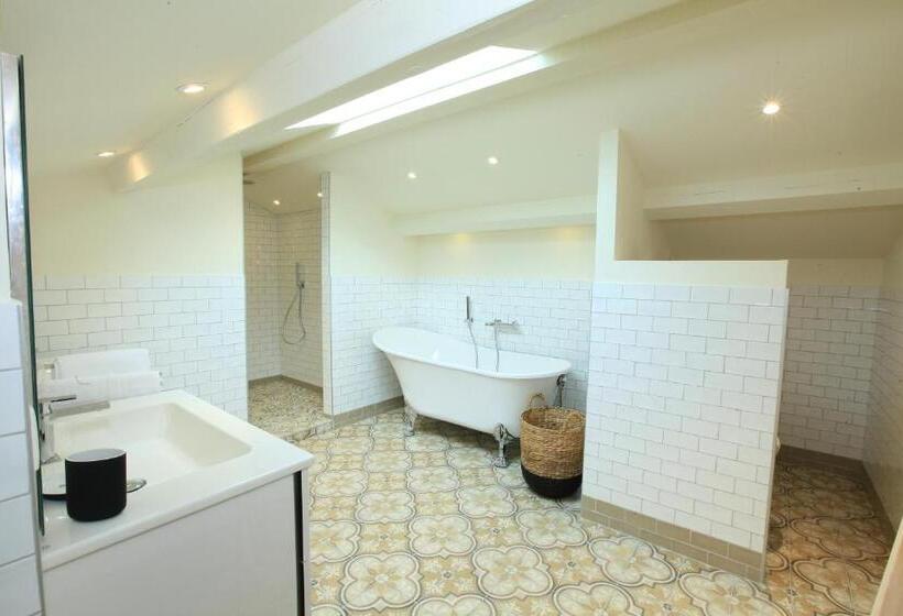 تختخواب و صبحانه Chambres D  Hôtes Les Ormes
