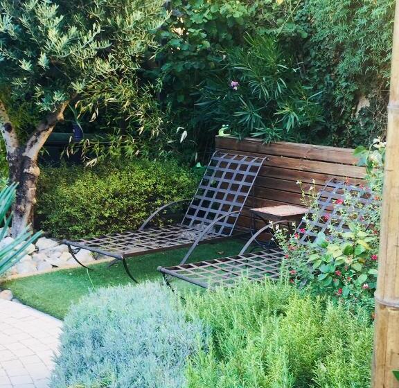 ベッドアンドブレックファースト O Palmier Caché