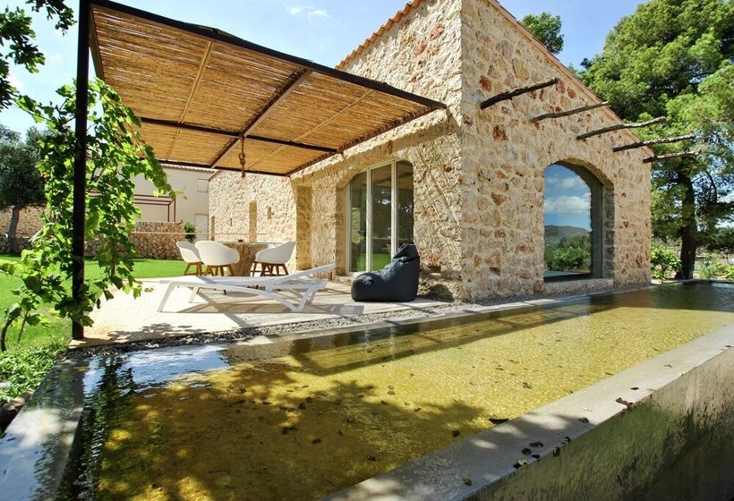 Mesmirizing Cottage In St Llorenç Des Cardassar With Swimming Pool