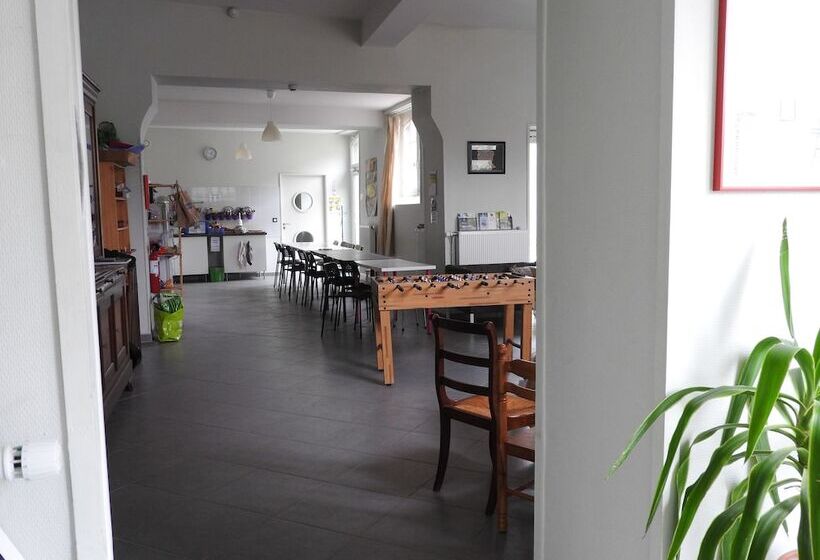 Fontaineblhostel
